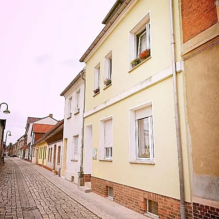 Gaestequartier Turmblick Ruhig Aber Zentral Mit Garten In Der Altstadt Von Anhalt *